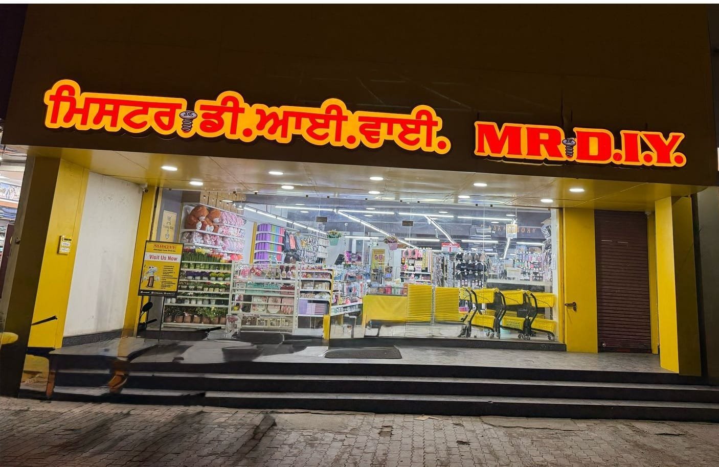 Mr. DIY Bathinda logo